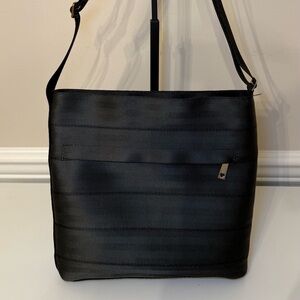 Harveys Crossbody Seatbelt Bag